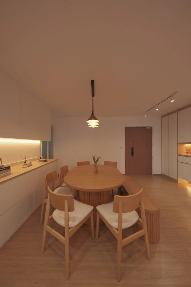 Contemporary Dining Space Interior Design for 482B Yishun Ave 6 5-Bedroom HDB