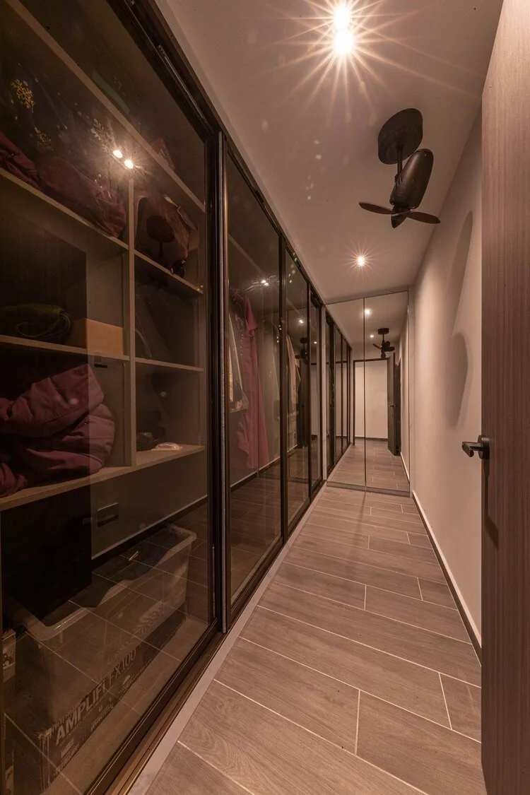 SWISS FEATURED PROJECT: EXECUTIVE RESALE HDB FLAT