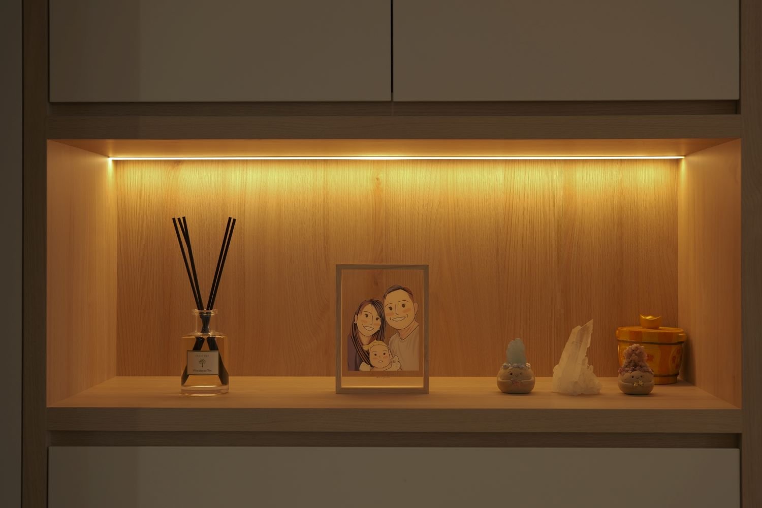 Built-In Display Niche Interior Design – 5-Bedroom HDB BTO