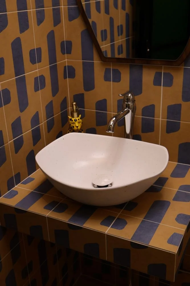 589C Montreal Dr – 5 Bedroom Interior Design – Bathroom Basin 01