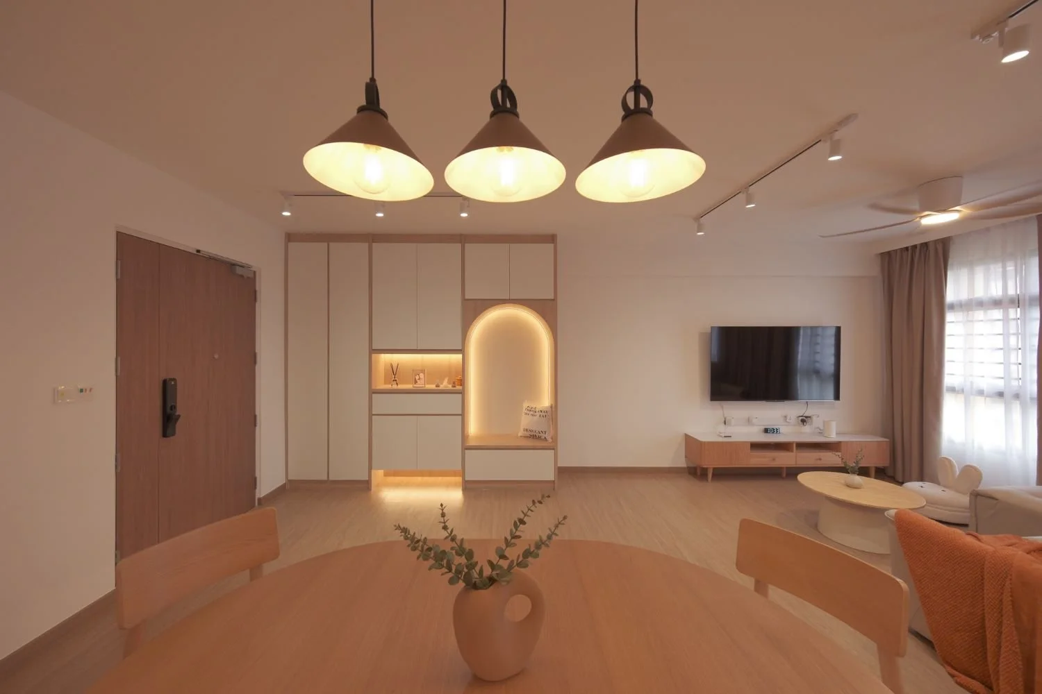 Warm Cove Lighting Interior Design – 482B Yishun Ave 6