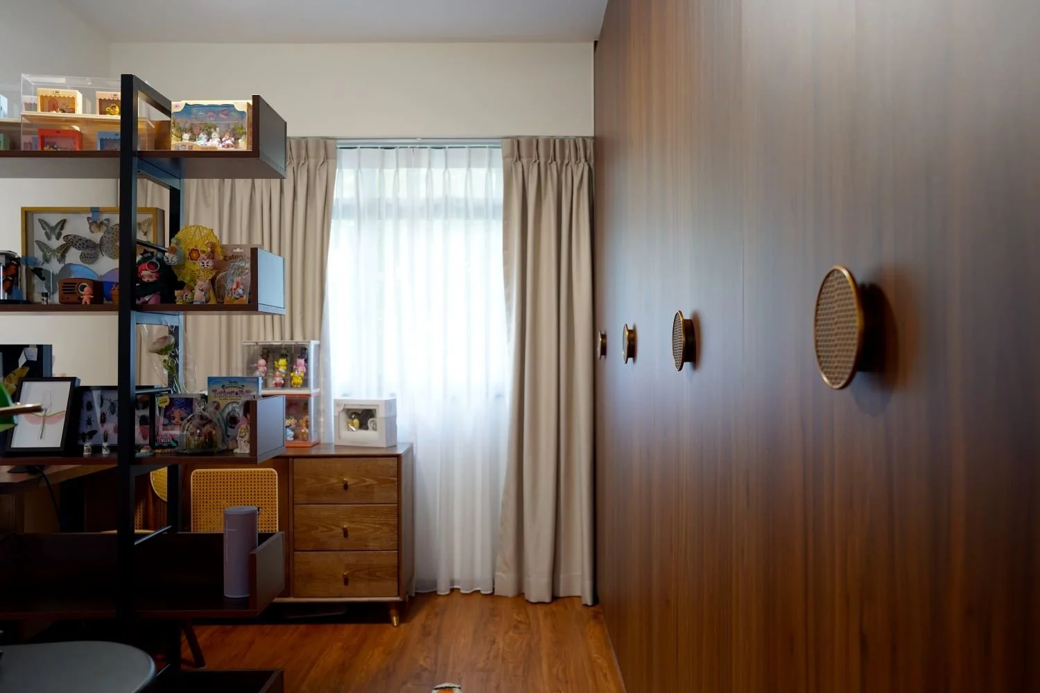 589C Montreal Dr – 5 Bedroom Interior Design – Wardrobe 01 – Mid-Century Modern