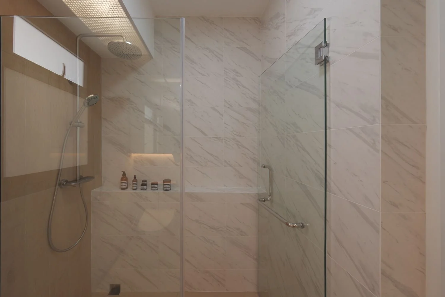 Contemporary Bathroom Shower Interior Design