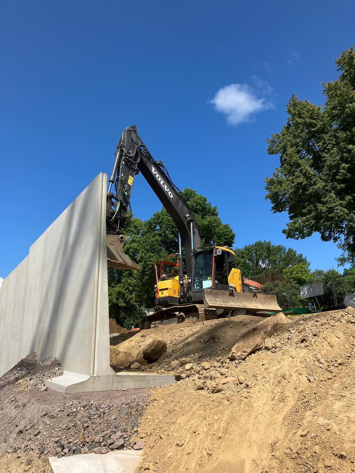 Glad midsommar &ouml;nskar vi p&aring; Last&amp;Mark! ☀️