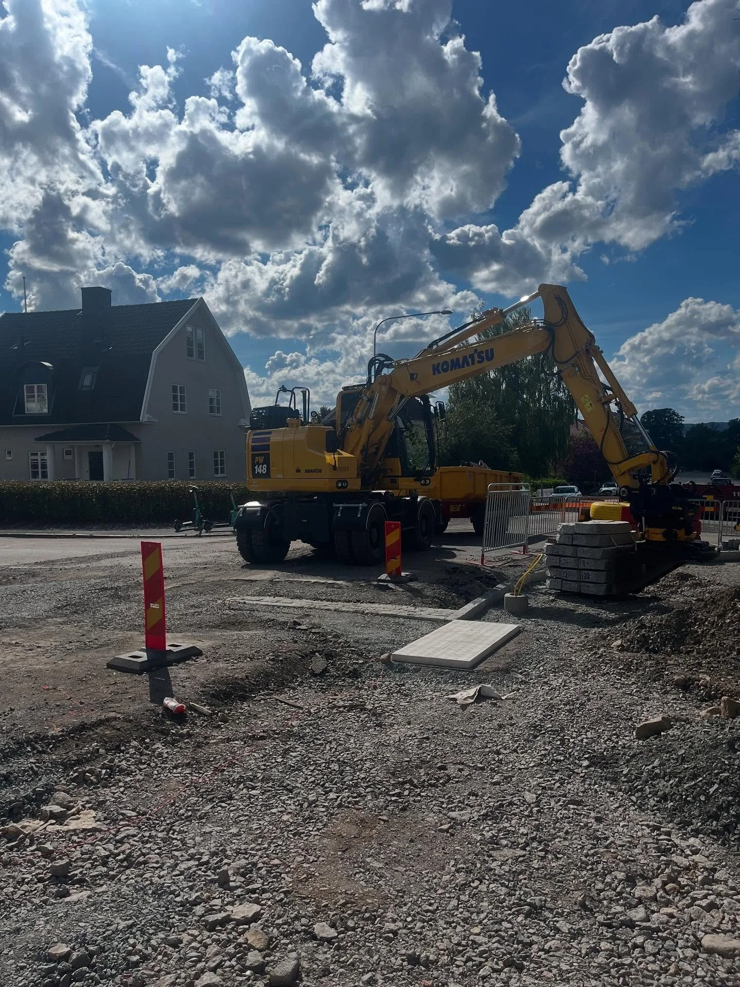 Nyf&ouml;rv&auml;rv! 

Vi &auml;r glada att ha f&ouml;rv&auml;rvat en Komatsu PW148. 

Vi tackar @tabergsakeri f&ouml;r snabb och smidig leverans vilket gjorde att Kevin kunde komma ig&aring;ng med jobben direkt.