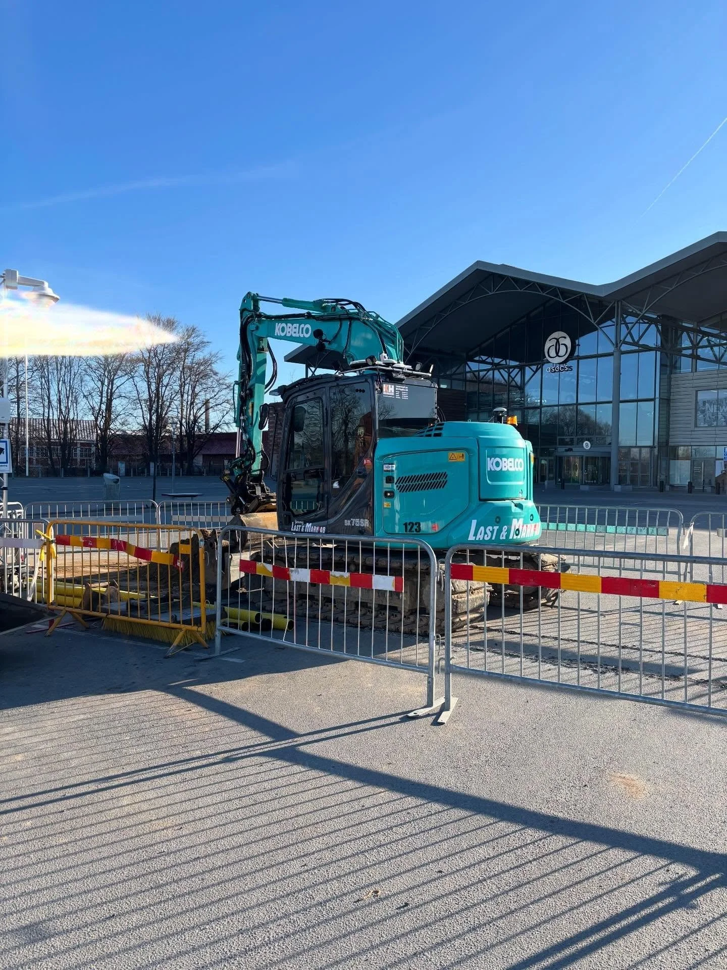 Full fart och glada miner n&auml;r solen lyser ☀️☀️