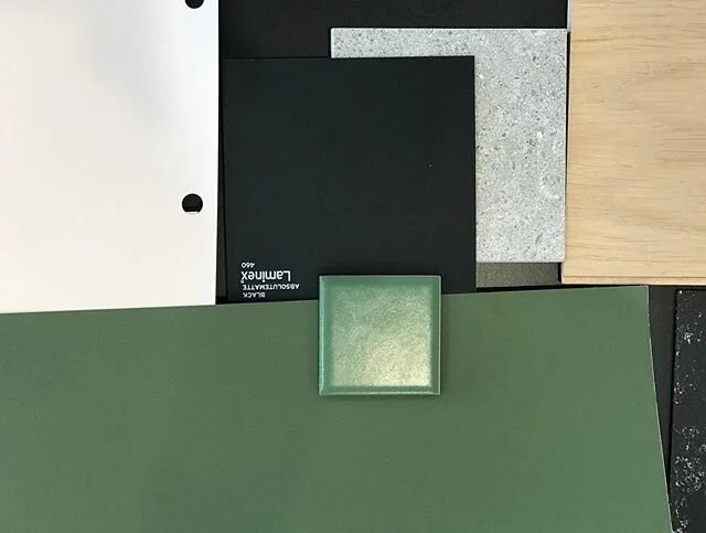 Sometimes you just need something simple to do. I&rsquo;m sure it was a wild &amp; weird day for all. This was one part of the day that was enjoyable in its simplicity. Material selections.
Stay safe &amp; well all.
#colours #australianbush #keepitsi