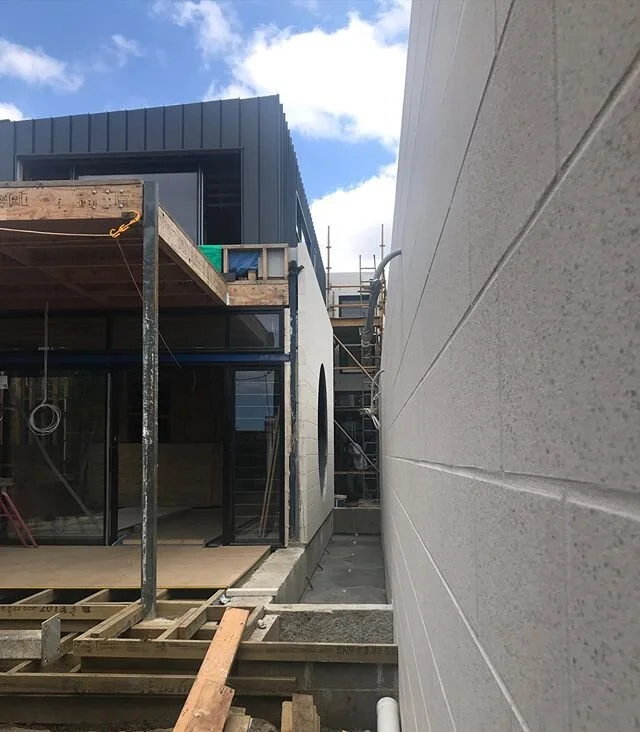 House &amp; wall. This courtyard house is compact due to its tight site but allows much light to shine inside through one large circular window &amp; a north facing sunny courtyard seen behind our empty pond!
#dra_kew #goteam #crazytimes #staysafeeve