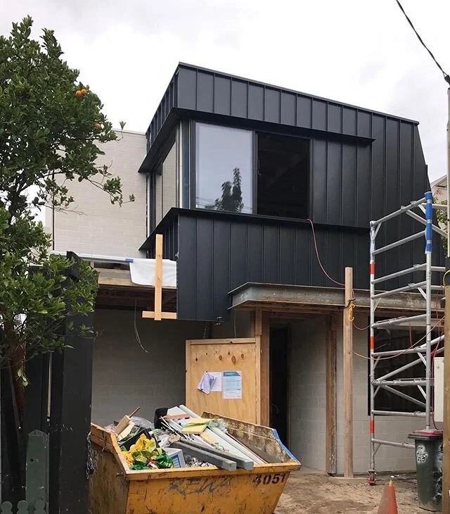 Kew House coming together now -
Facade almost complete. 
#frankbuilt #drawingroomarchitecture #dra_kew