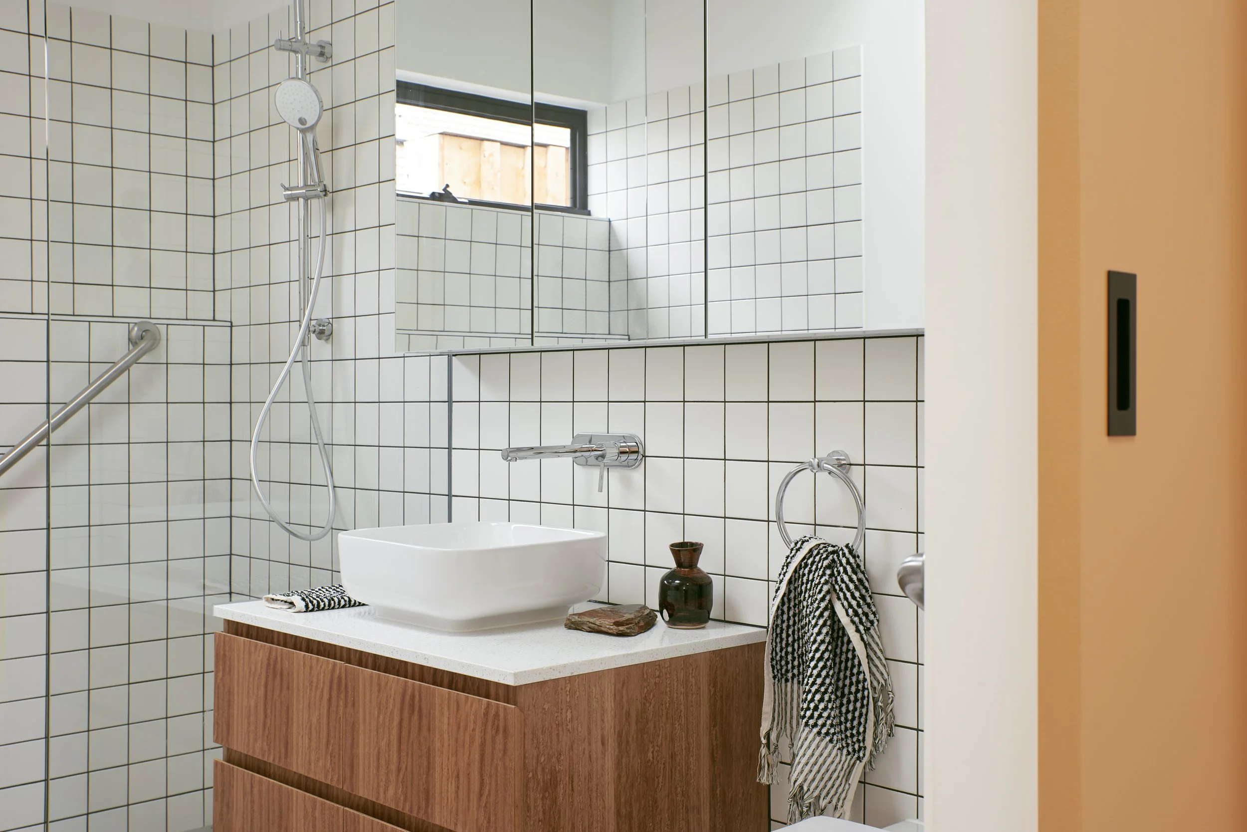 Bathroom02.jpg