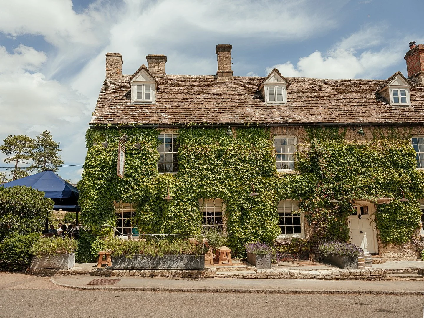 There aren&rsquo;t very many sights better than the front of the pub on a sunny day.

Can&rsquo;t beat it.