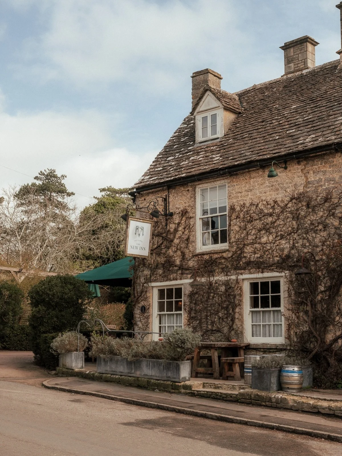 Business as usual here at the pub despite the scaffolding. 

It&rsquo;s a beautiful day in the Coln Valley, and might even be warm enough for a pint in the garden 👀 

Fingers crossed the warm weather comes and stays, looking forward to a great week 