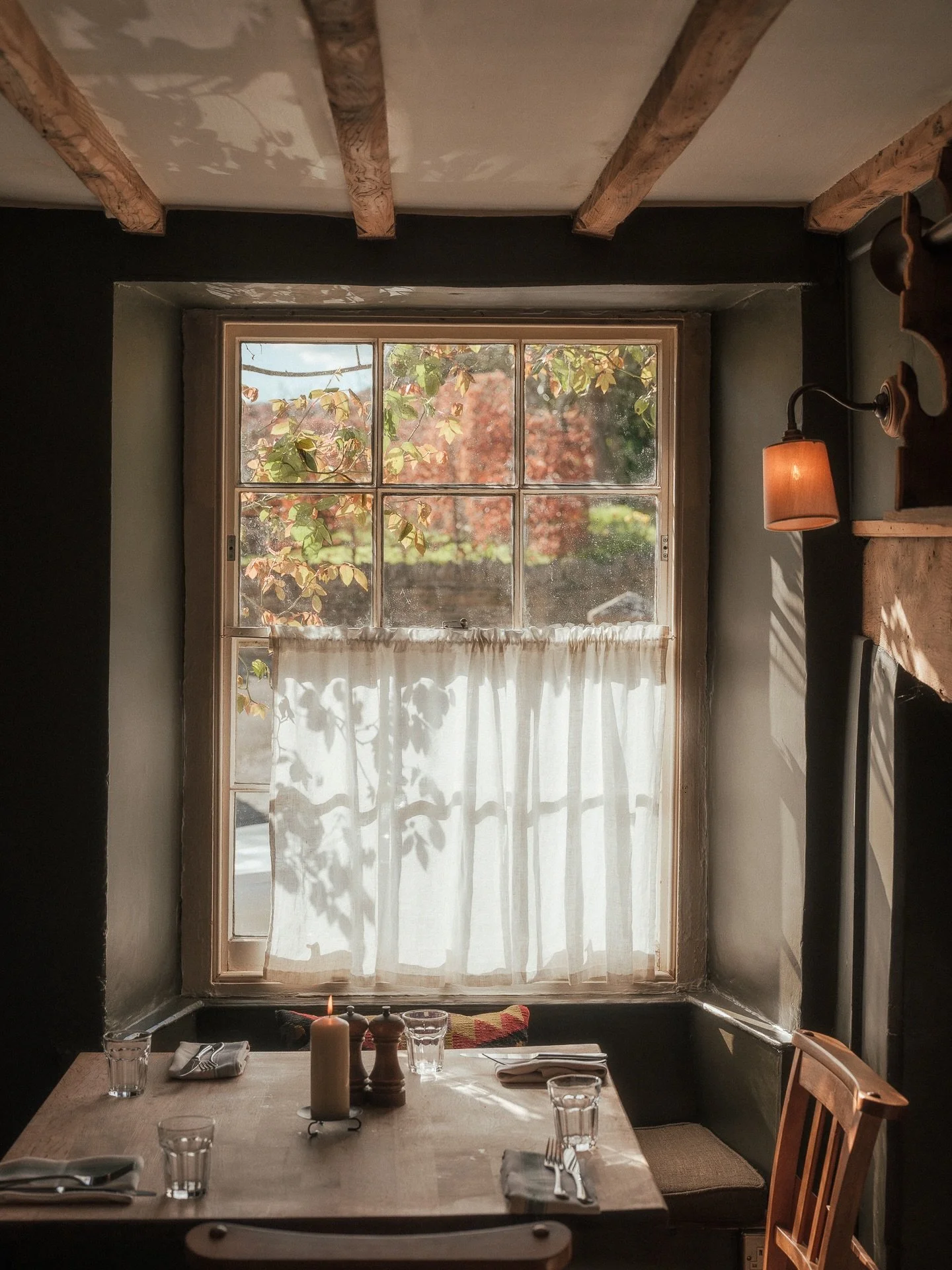 Sunny starts to the weekend are everything. Pints in the garden, good food on the table, and nowhere else to be. ☀️