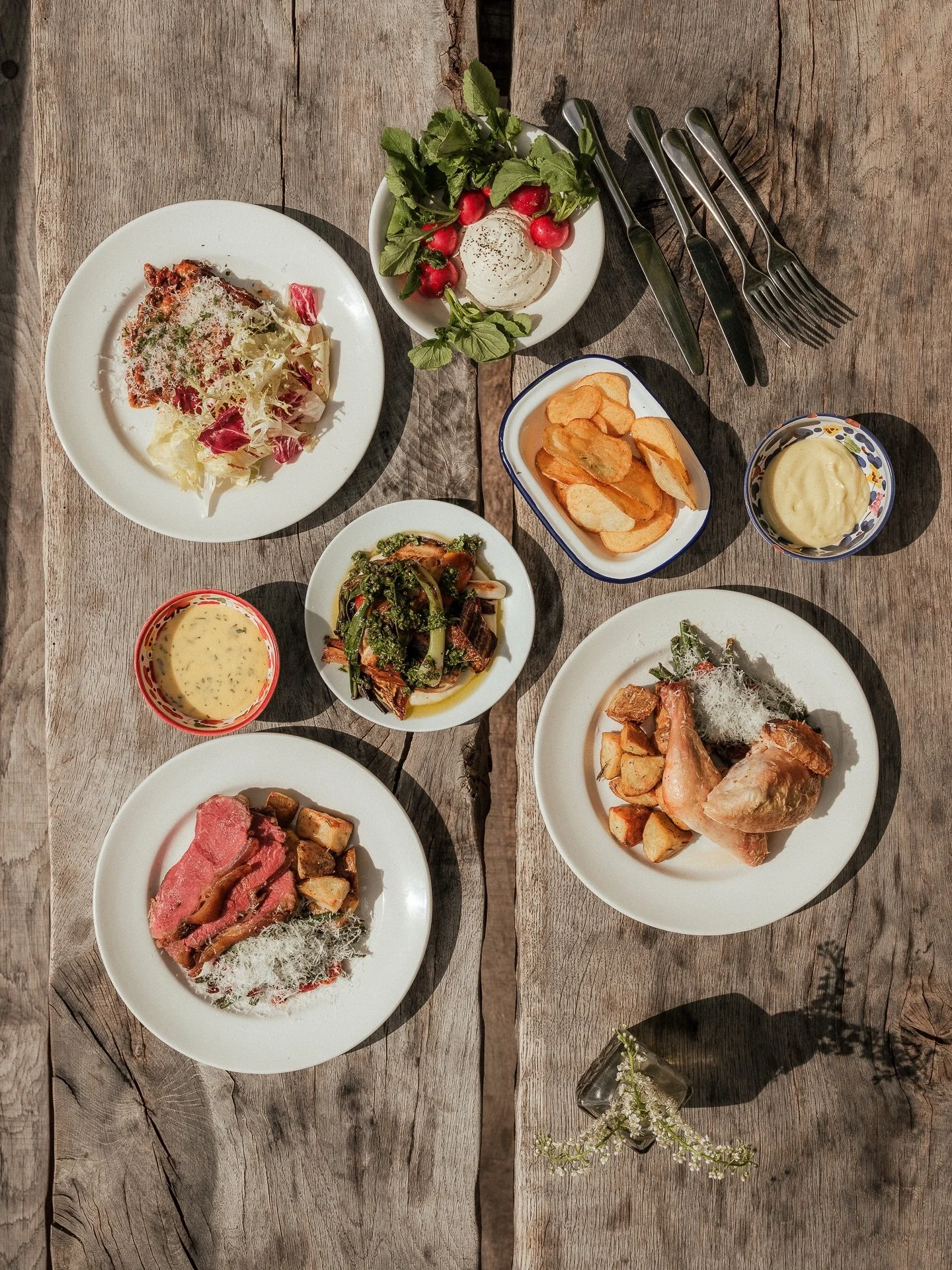 This is how your Sundays should look for the foreseeable. 

Changing up the offering a bit, something a bit lighter, and much more summery, some great cooking here&hellip;

Get booked in!