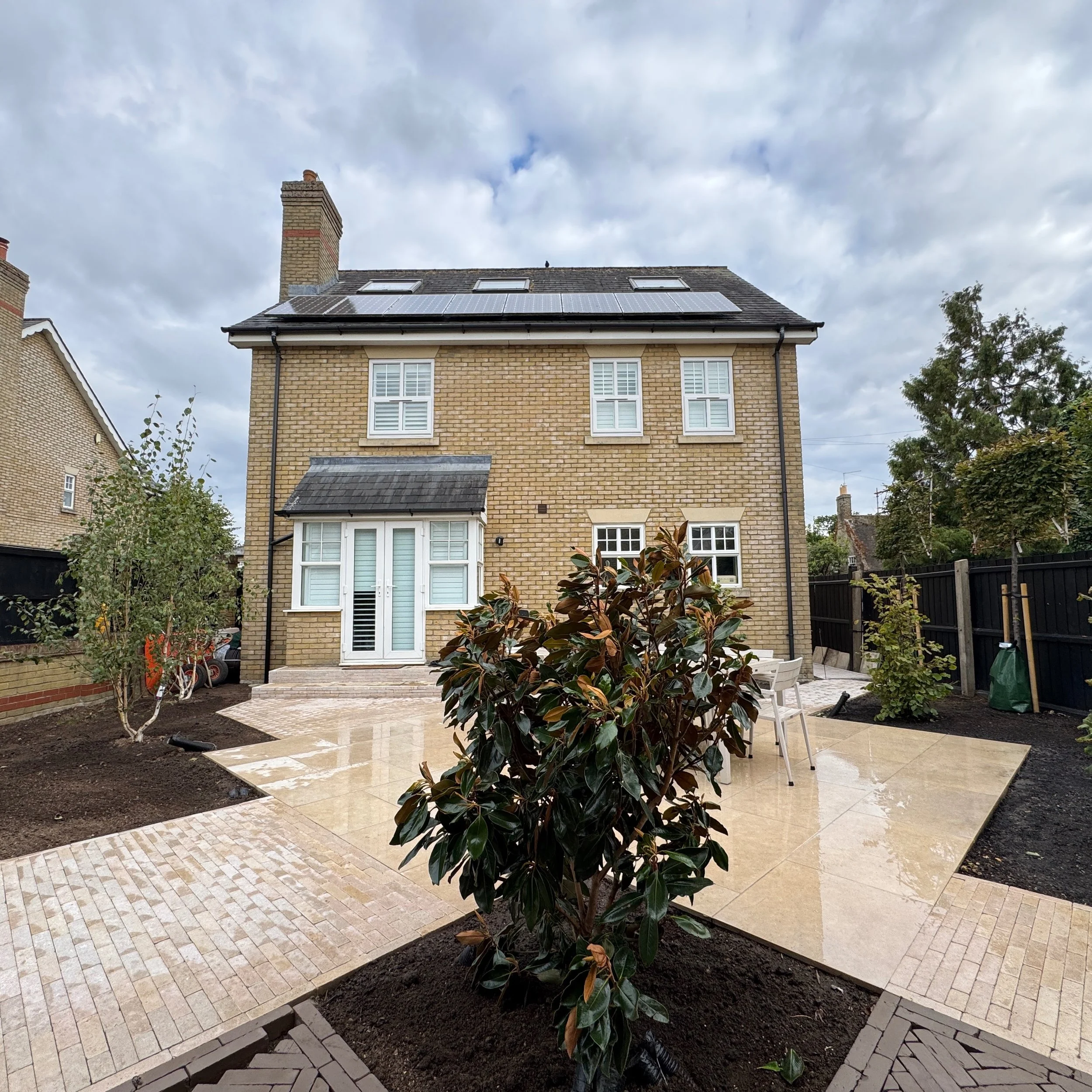 Trees going into the back garden today. These are just going to be so gorgeous as they mature over time into the space. We've chosen Betula's, Magnolia 'Little Gem' and Corylus avellana to help create the new atmosphere of this garden. Planting going