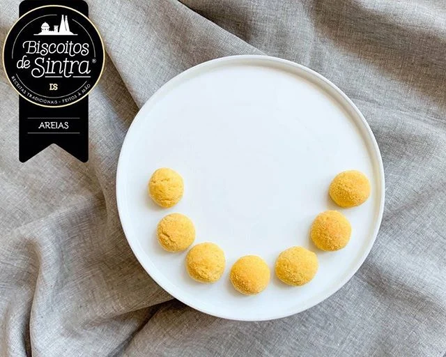 O que vê nesta imagem?
Para nós é um enorme #sorriso!
Na verdade somos suspeitos, pois sempre que vemos Biscoitos de Sintra, vemos um sorriso. E sorrimos de orgulho...😊
E a si, o que faz nascer aquele sorriso especial?
.
.
#BiscoitosdeSintra #biscoitostradicionais #feitosàmão #quemprovaficafã