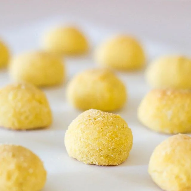 Ai... este sol bom só nos faz lembrar a praia: 
mar, areia nos pés... e as nossas #Areias nas mãos!
Felizmente temos Areias todo o ano, faça chuva, ou faça sol!

www.biscoitosdesintra.pt 
Loja online: https://bit.ly/2V5YOMi .
.
#biscoitosdesintra #amoràprimeiradentada