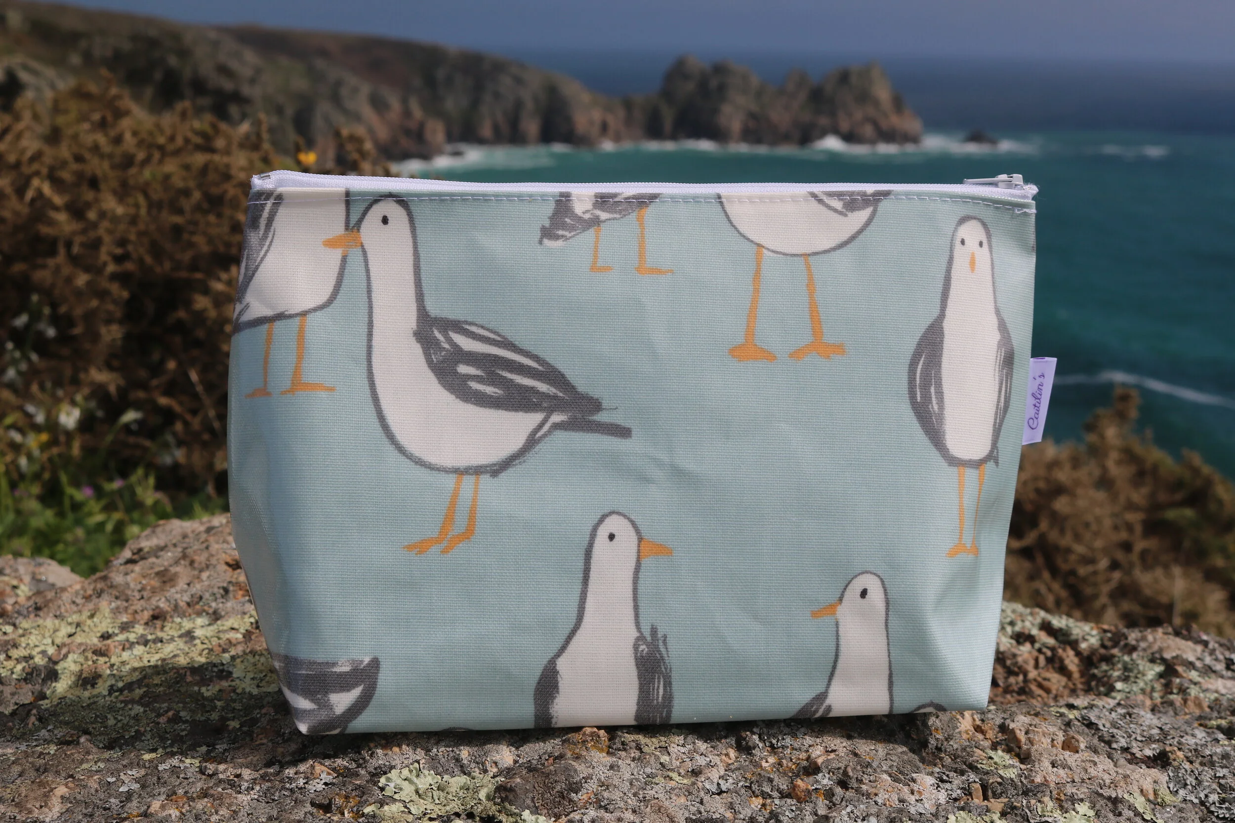 Oilcloth Stand Alone Seagull Design Washbag Vanity Case