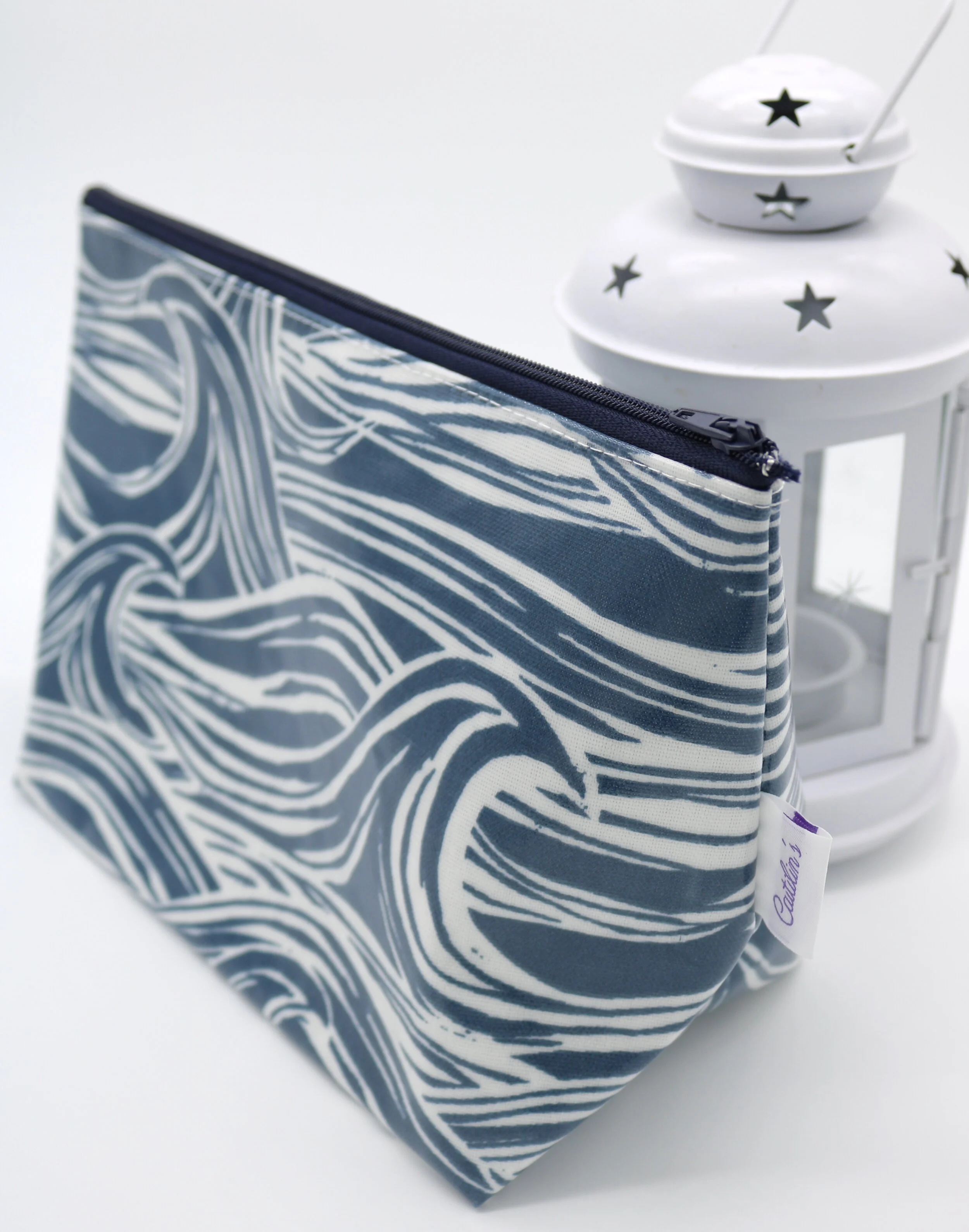 Oilcloth Stand Alone Navy Wave Design Washbag