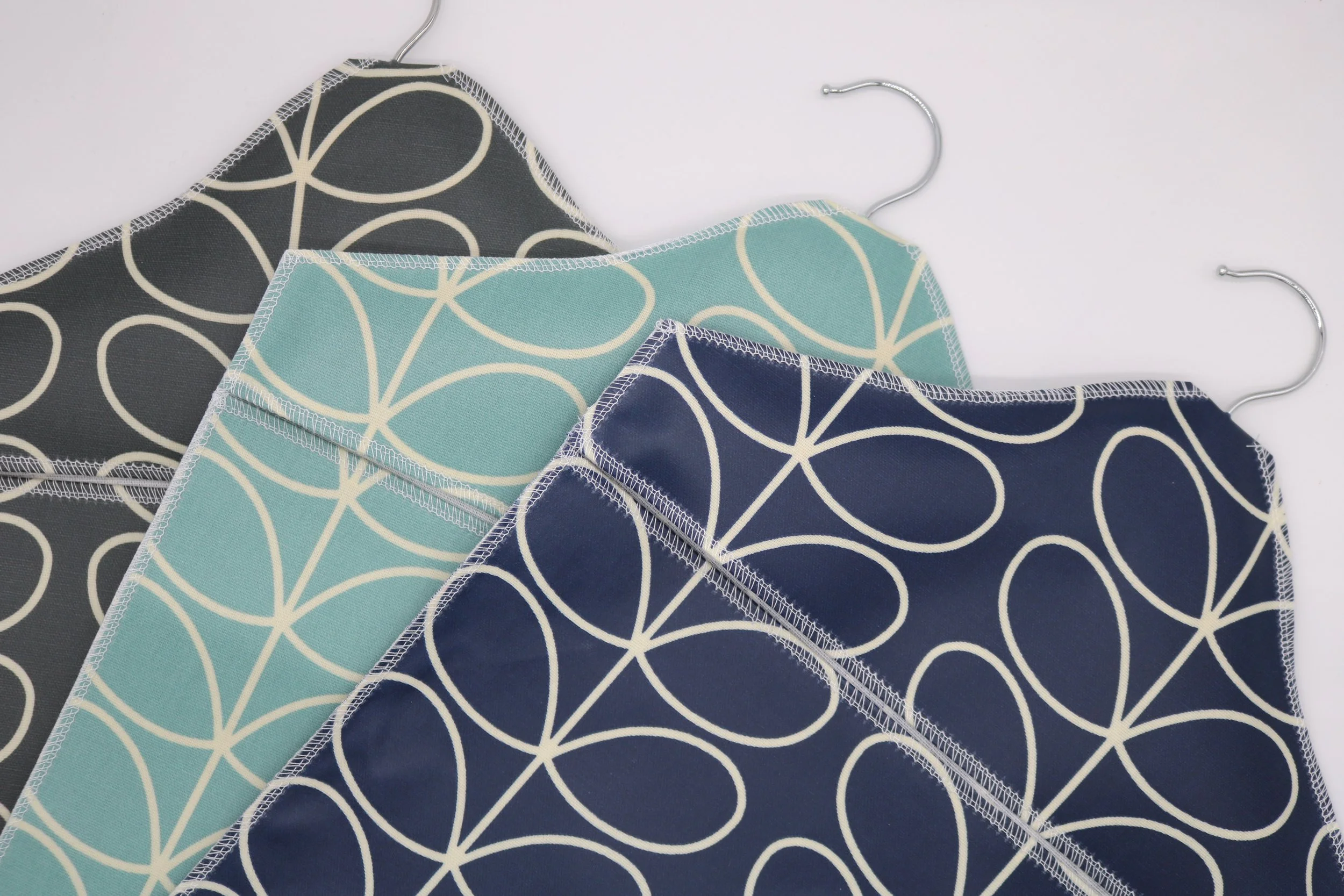 Oilcloth rainproof peg bag leaf design. 3 colourways.