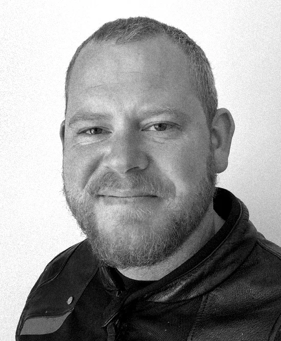 ryan decarteret_mono_lr.jpg