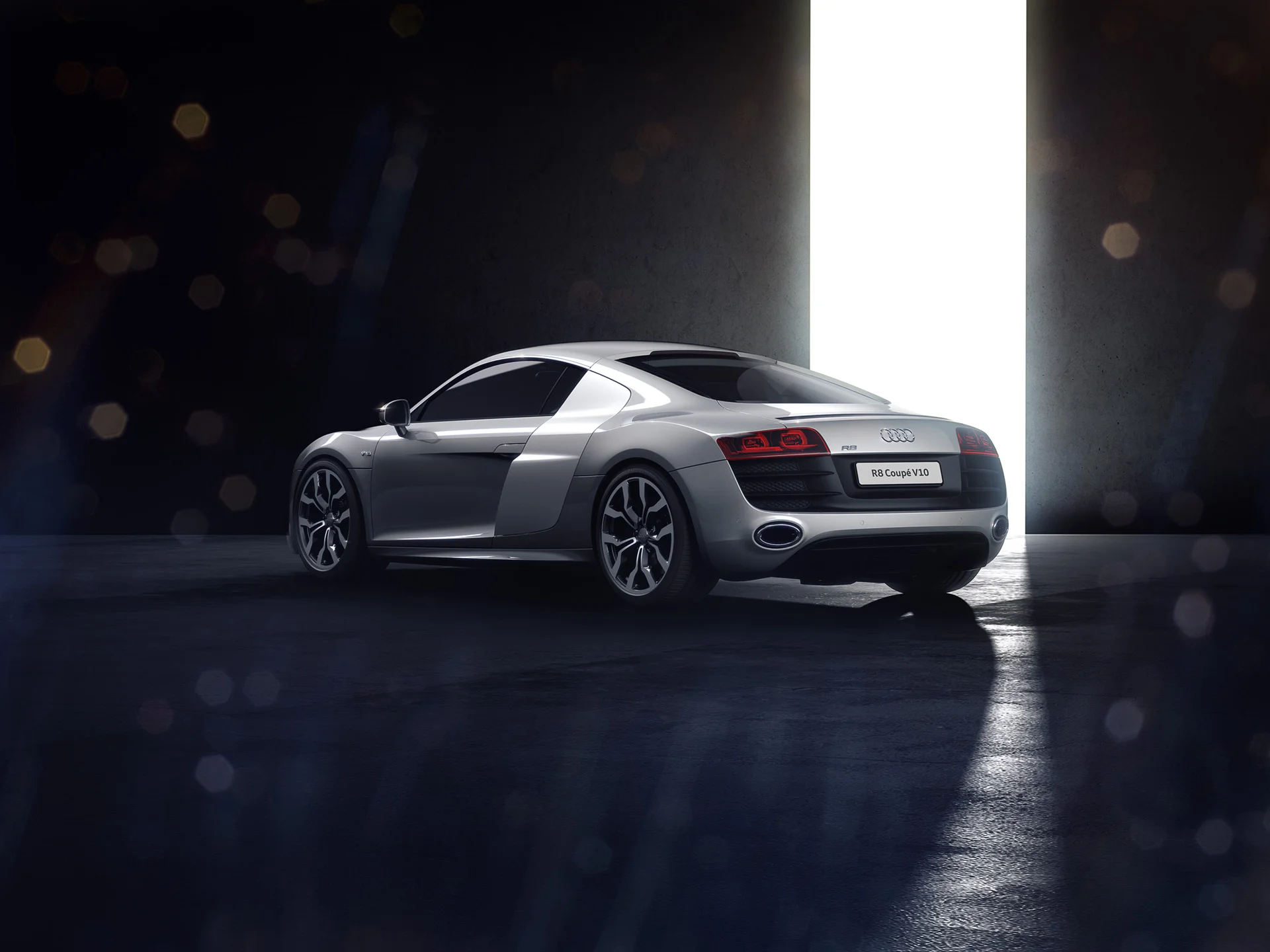 Audi_R8_Coupe_Rear34.jpg