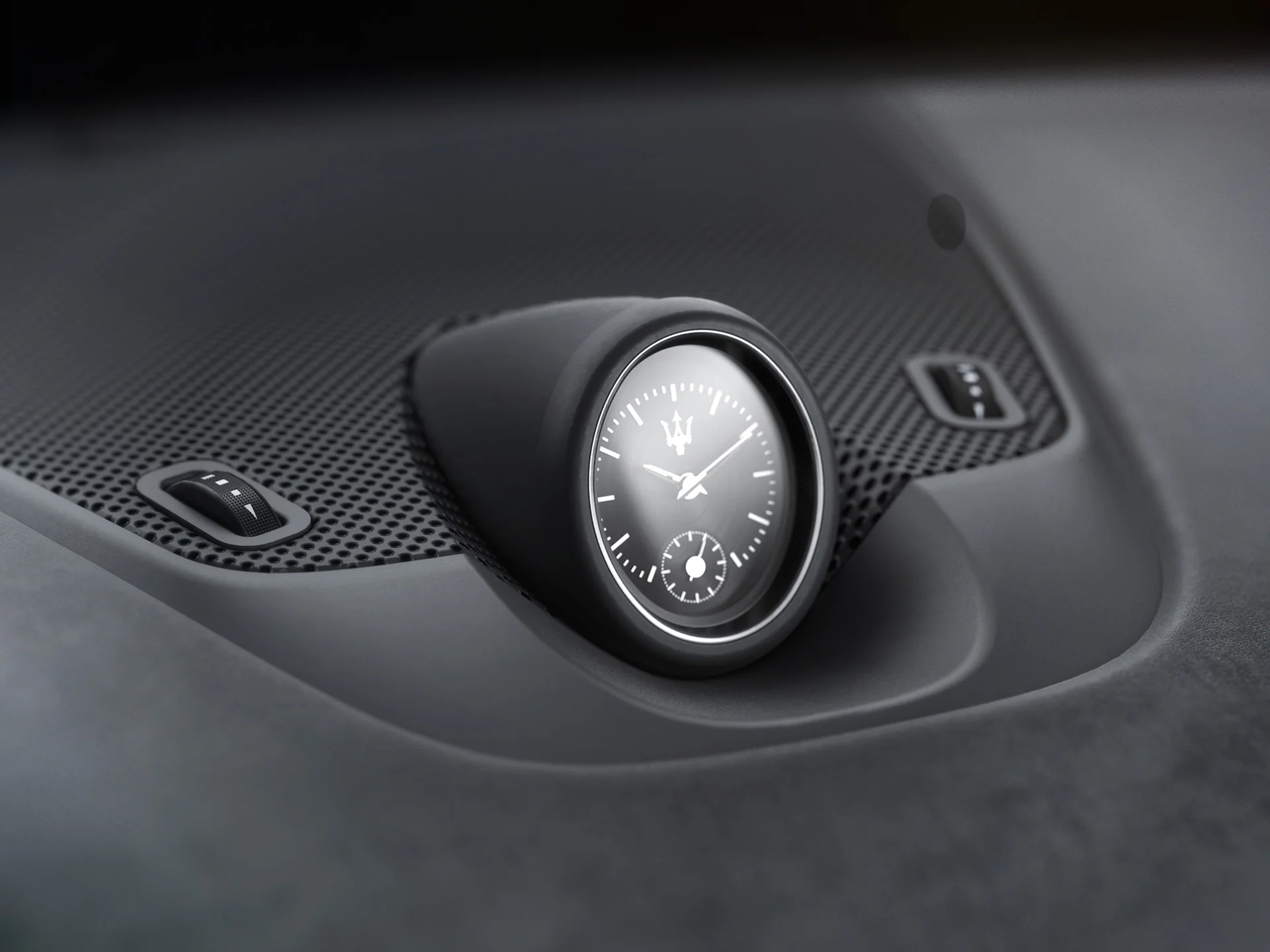 Levante_Detail_NewClock-01.jpg