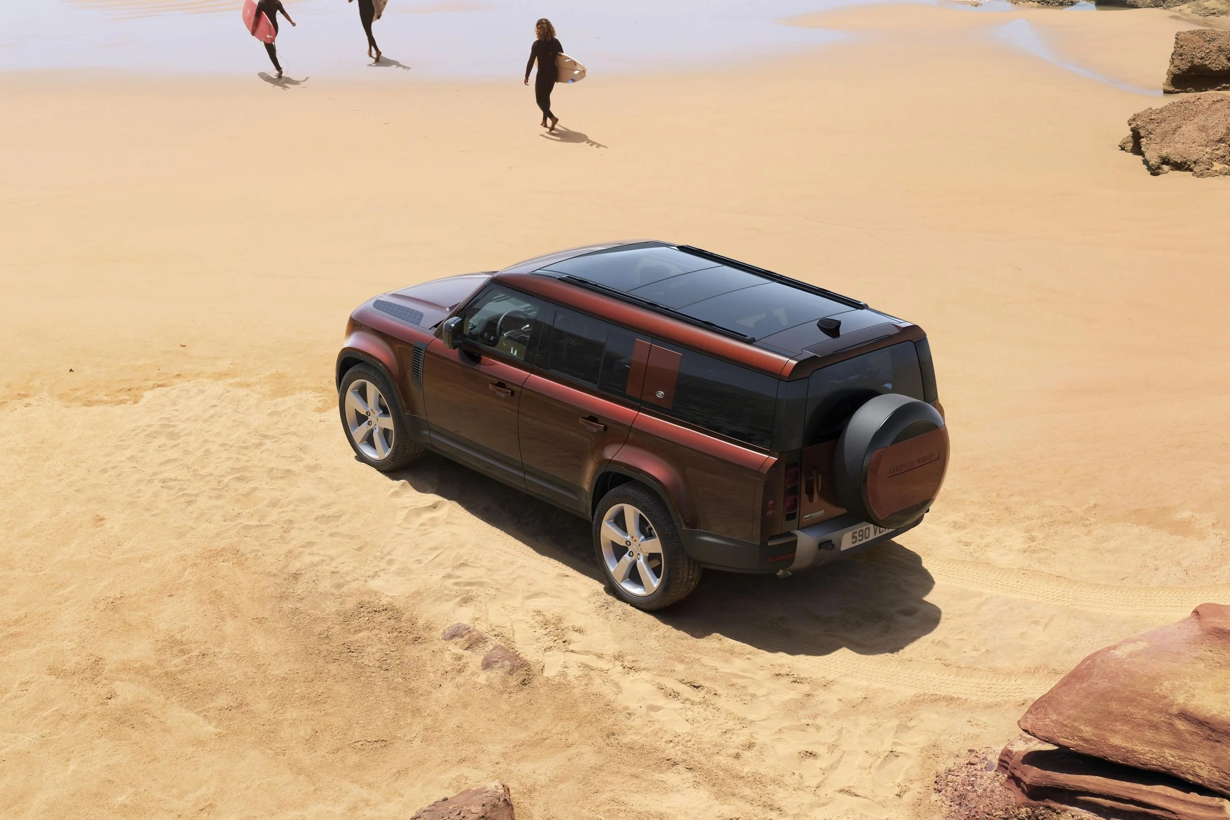 2023-land-rover-defender-130-4.jpg