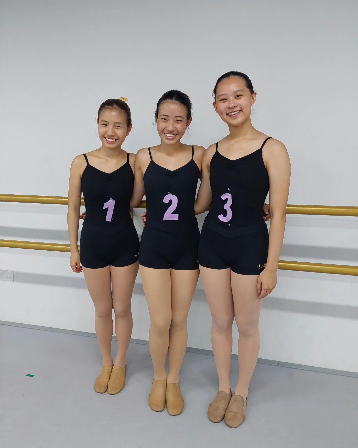 Our last group of grade 9s have completed their jazz exams in March 🥳 Well done girls! Happy graduation! And thank you @cstdsingapore for another great round of examinations!