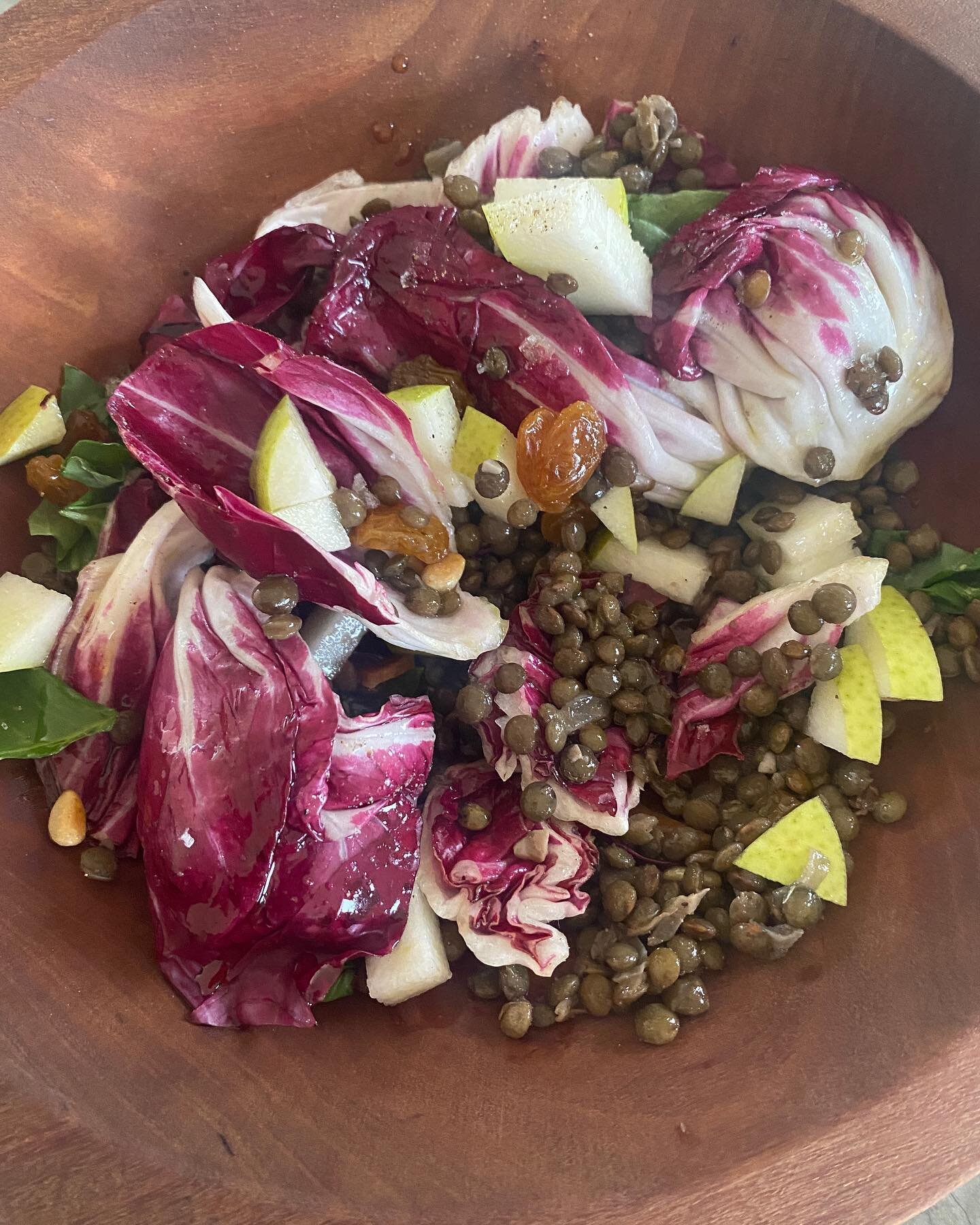 Summer dinner from The Get Go &hellip;radicchio, lentils, pear, raisins, pine nuts, evoo , white balsamic vinegar 😋 and fresh basil 🌿 #igotthatfromthegetgo