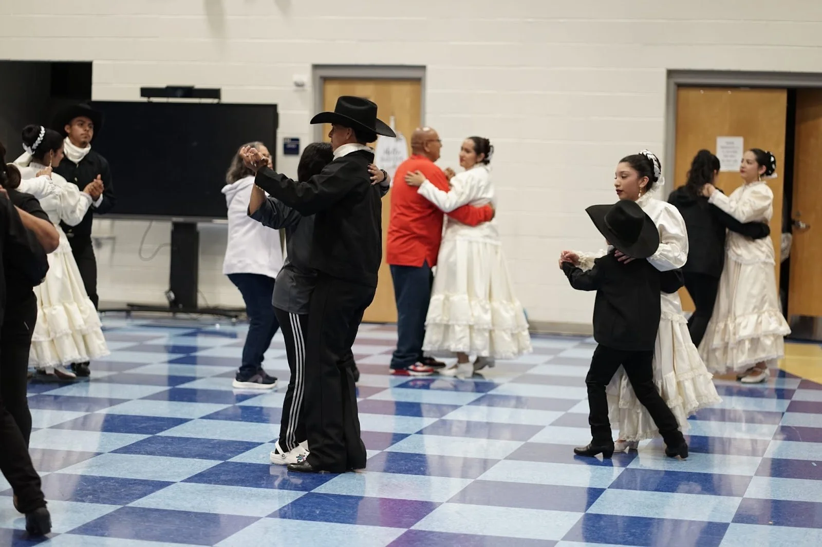 Lake Oconee Academy Honors Hispanic Heritage Month With Night Of Celebration
