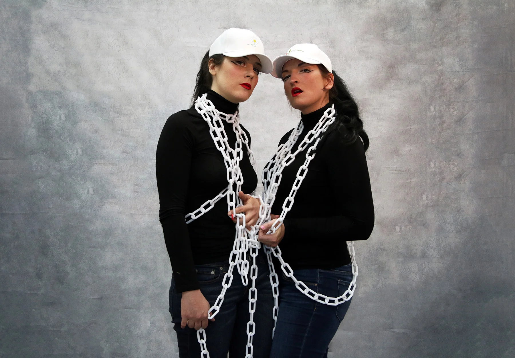 Chains w/ Maureen Cummings, 2016