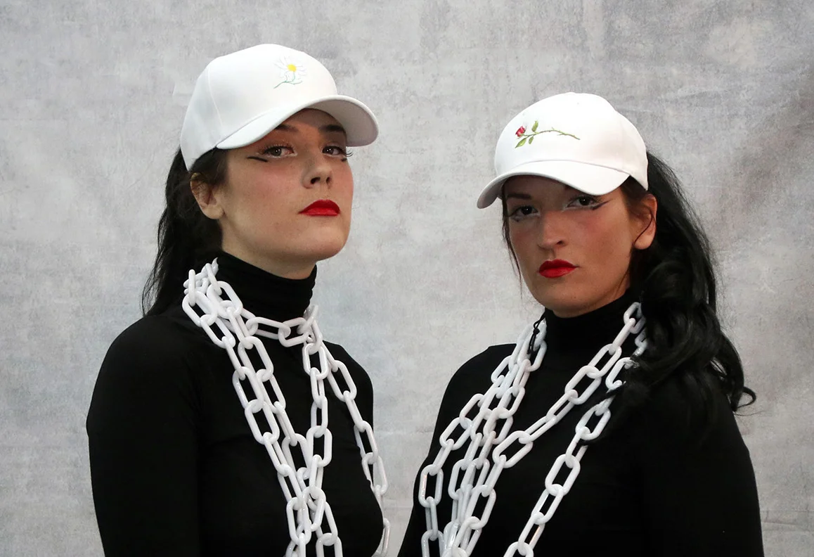 Chains w/ Maureen Cummings, 2016
