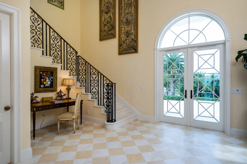 Foyer.jpg