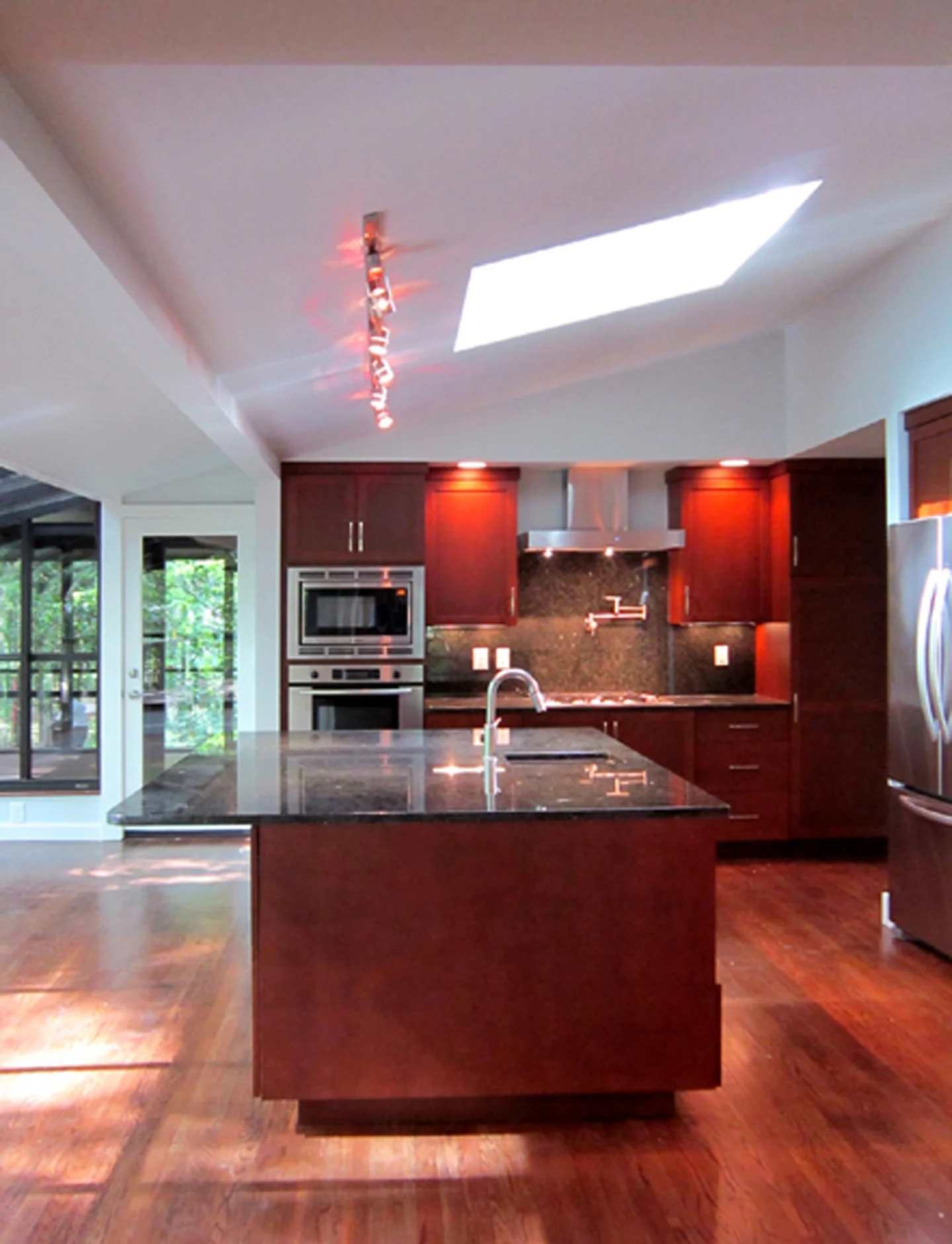 14 Kitchen (Thumbnail).jpg