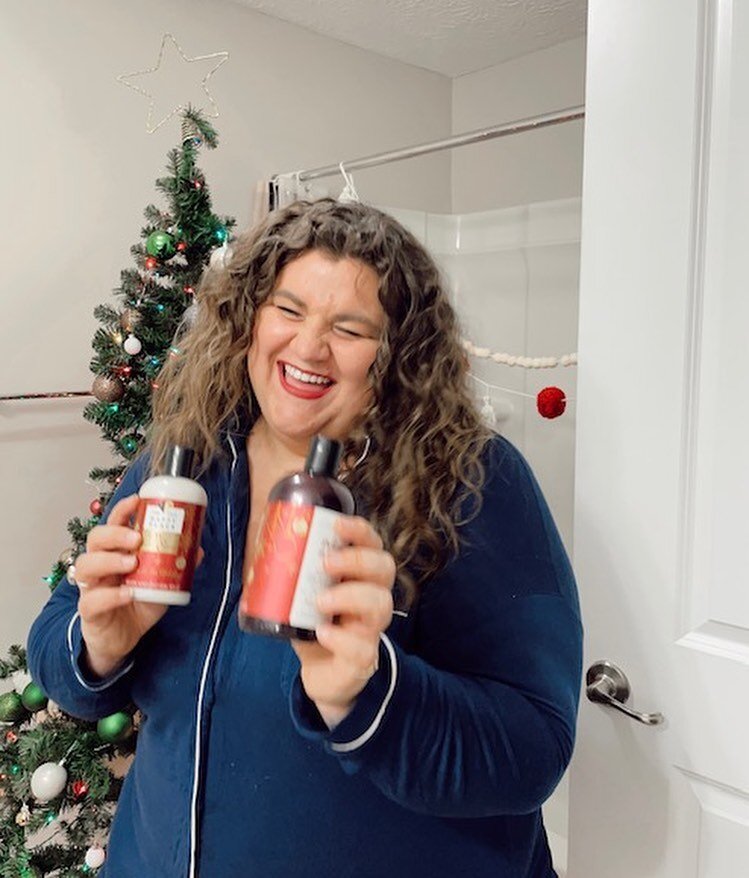During the holidays I spend so much time focusing on showing my love for the people in my life, so it was time to give myself a little love! I scheduled a self-care night with the @findyourhappyplace x Mariah Carey collection from @walmart to spend s