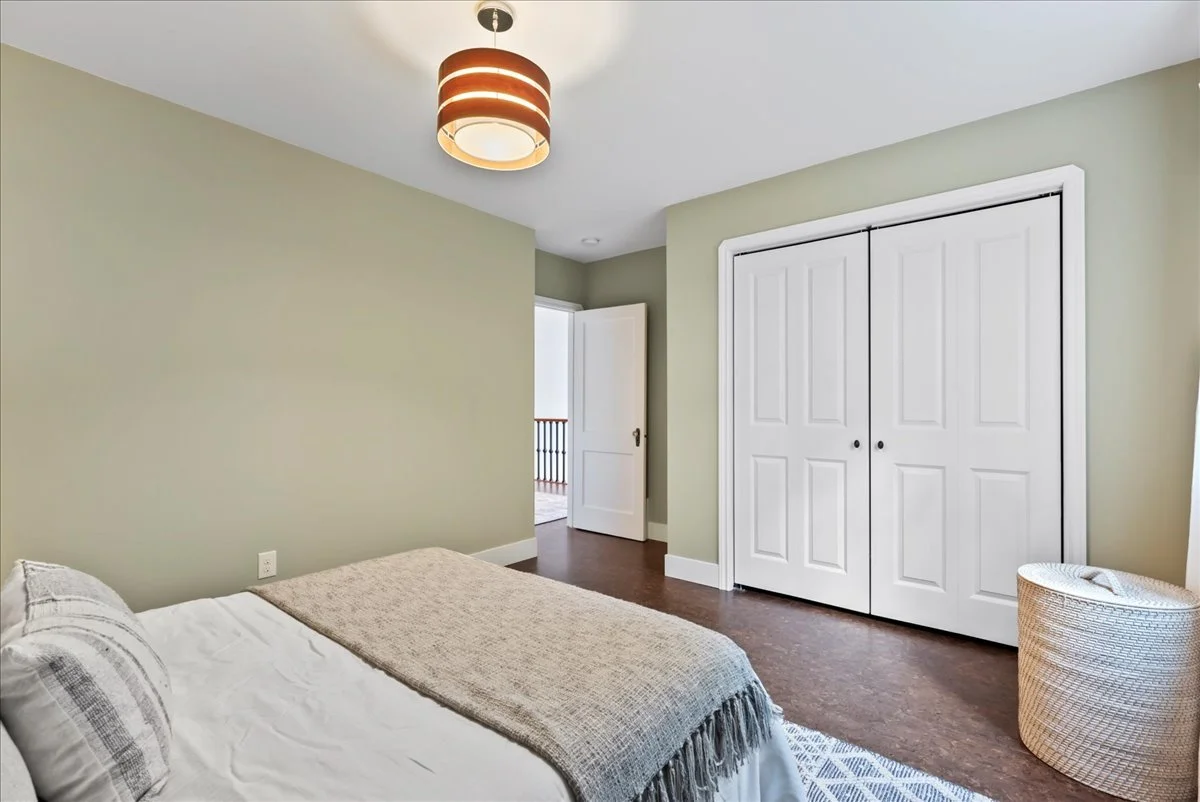 second bedroom 2.jpg
