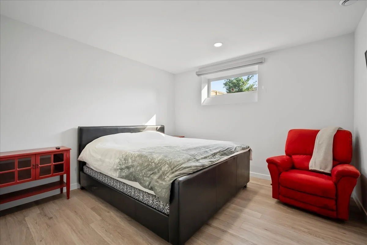 basement bedroom 2.jpg