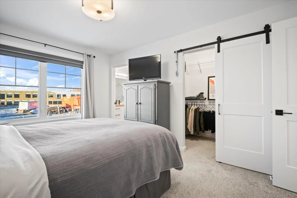 primary bedroom 2.jpg