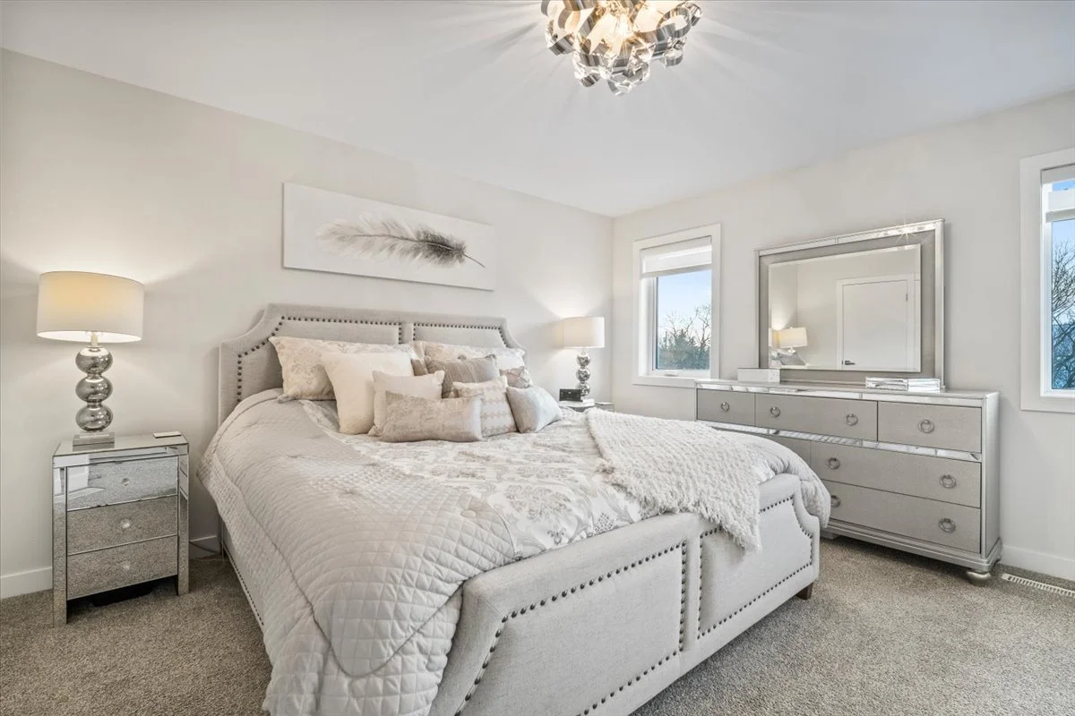 primary bedroom.jpg