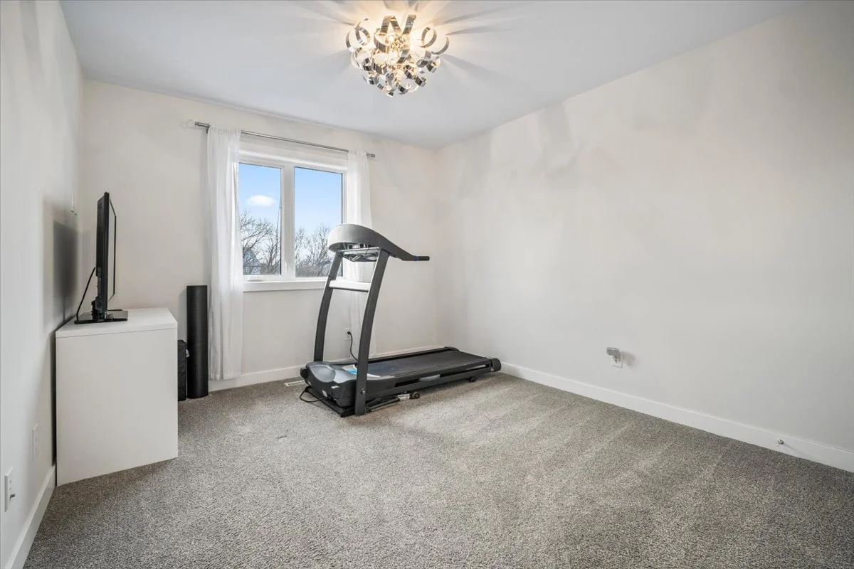 second bedroom.jpg