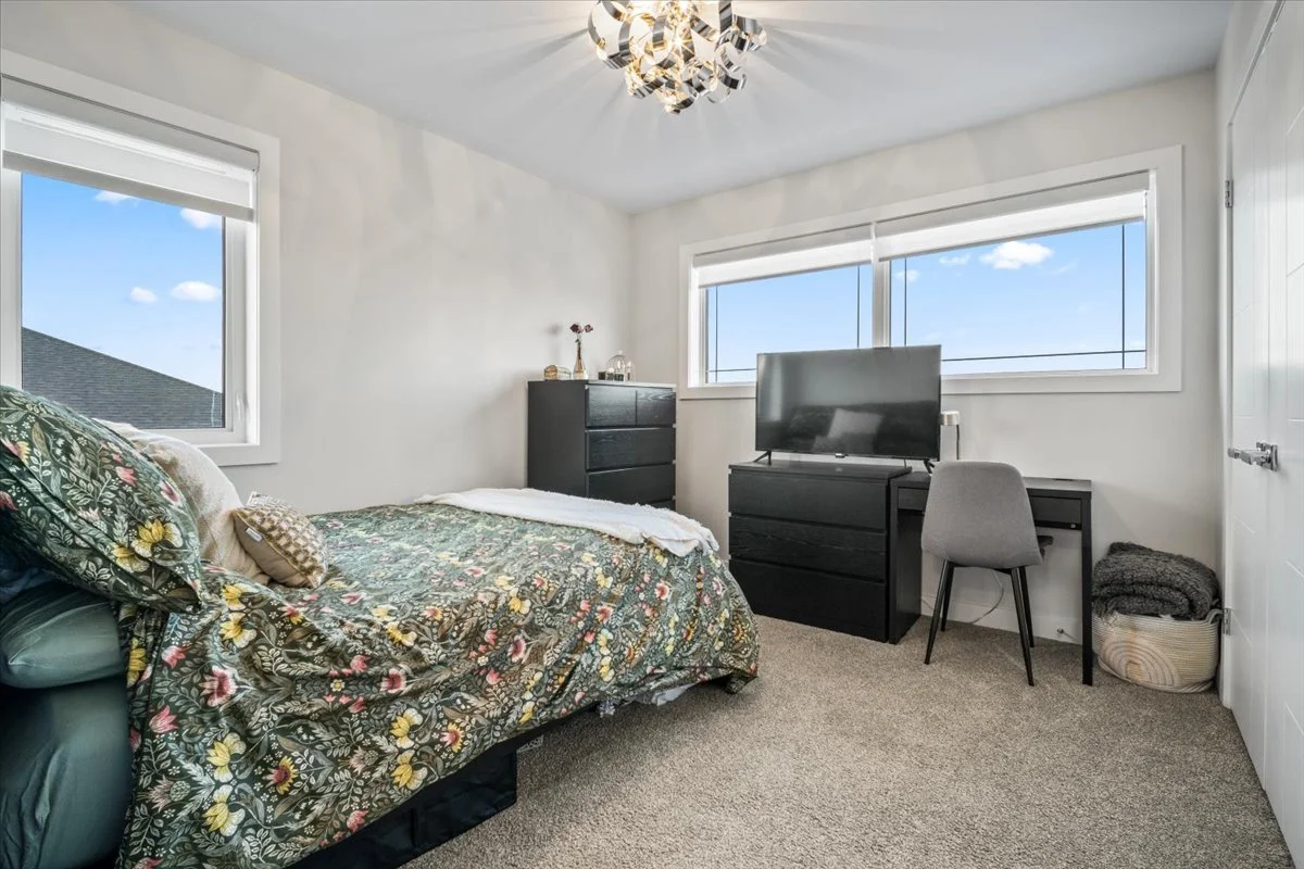 third bedroom.jpg