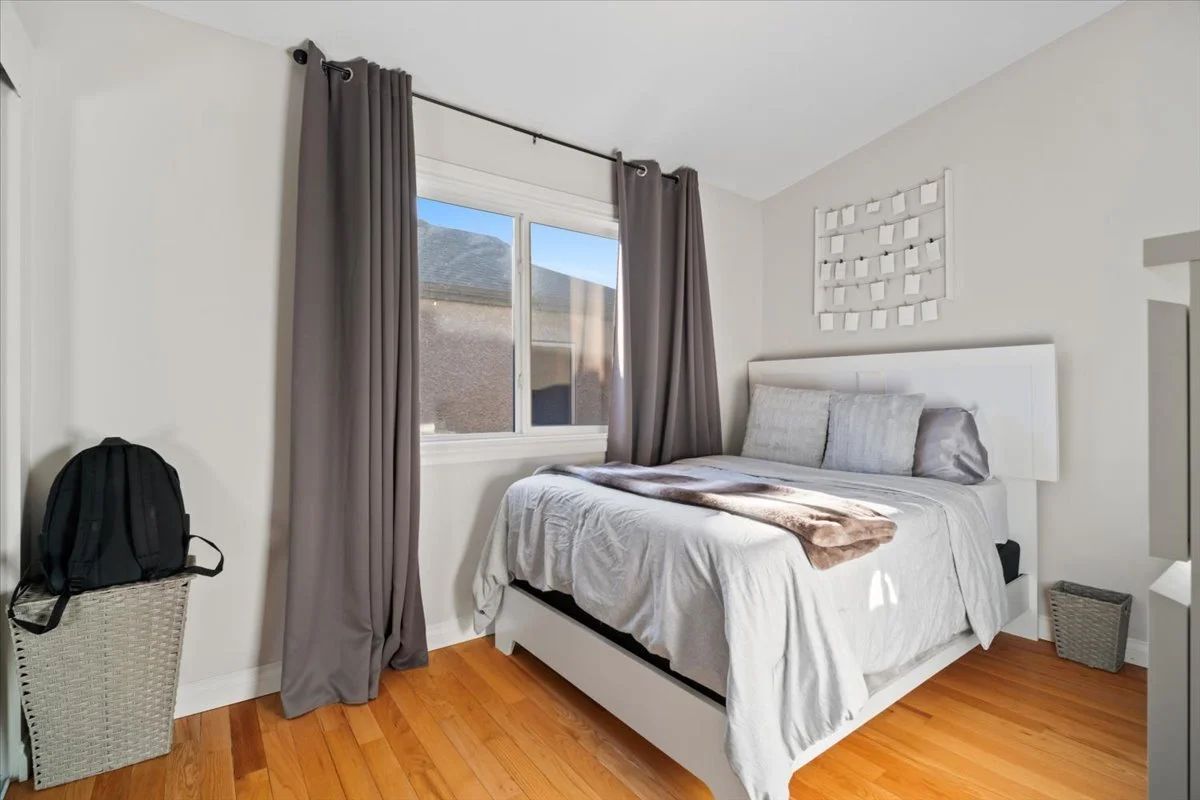 second bedroom.jpg