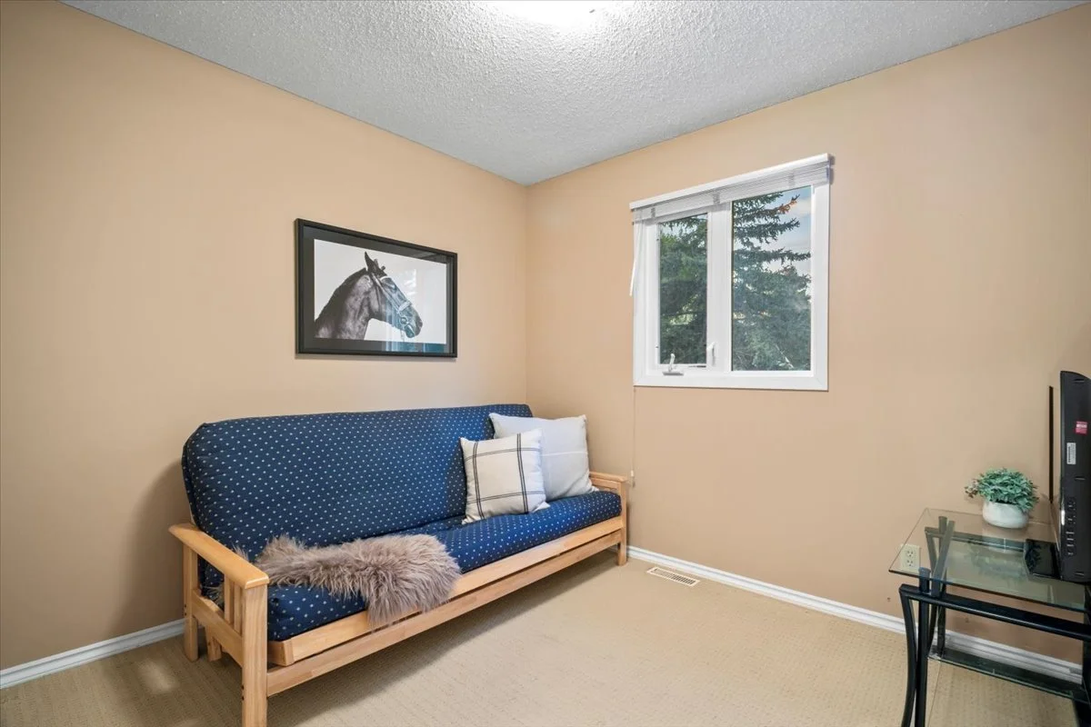 second bedroom.jpg