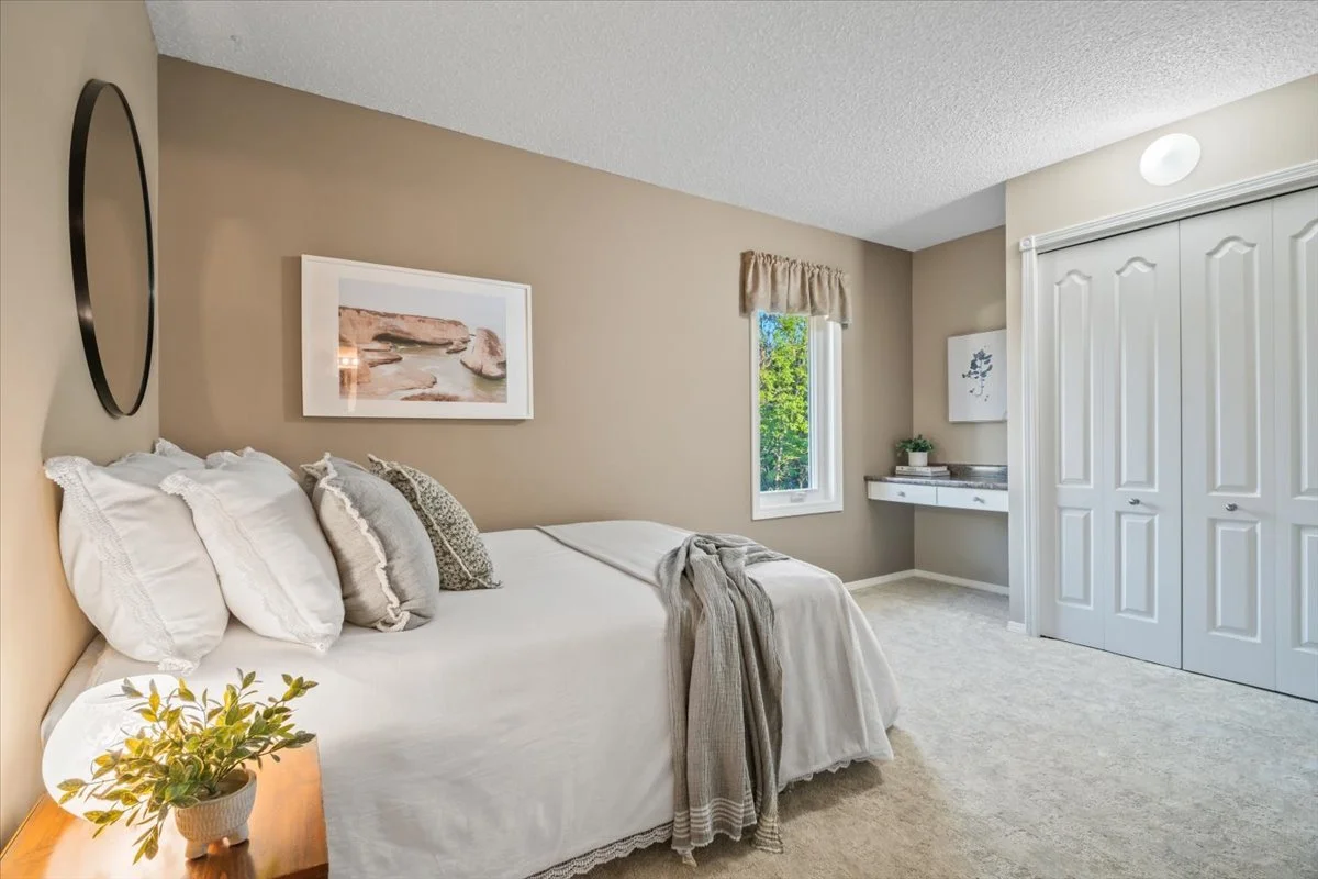 second bedroom.jpg