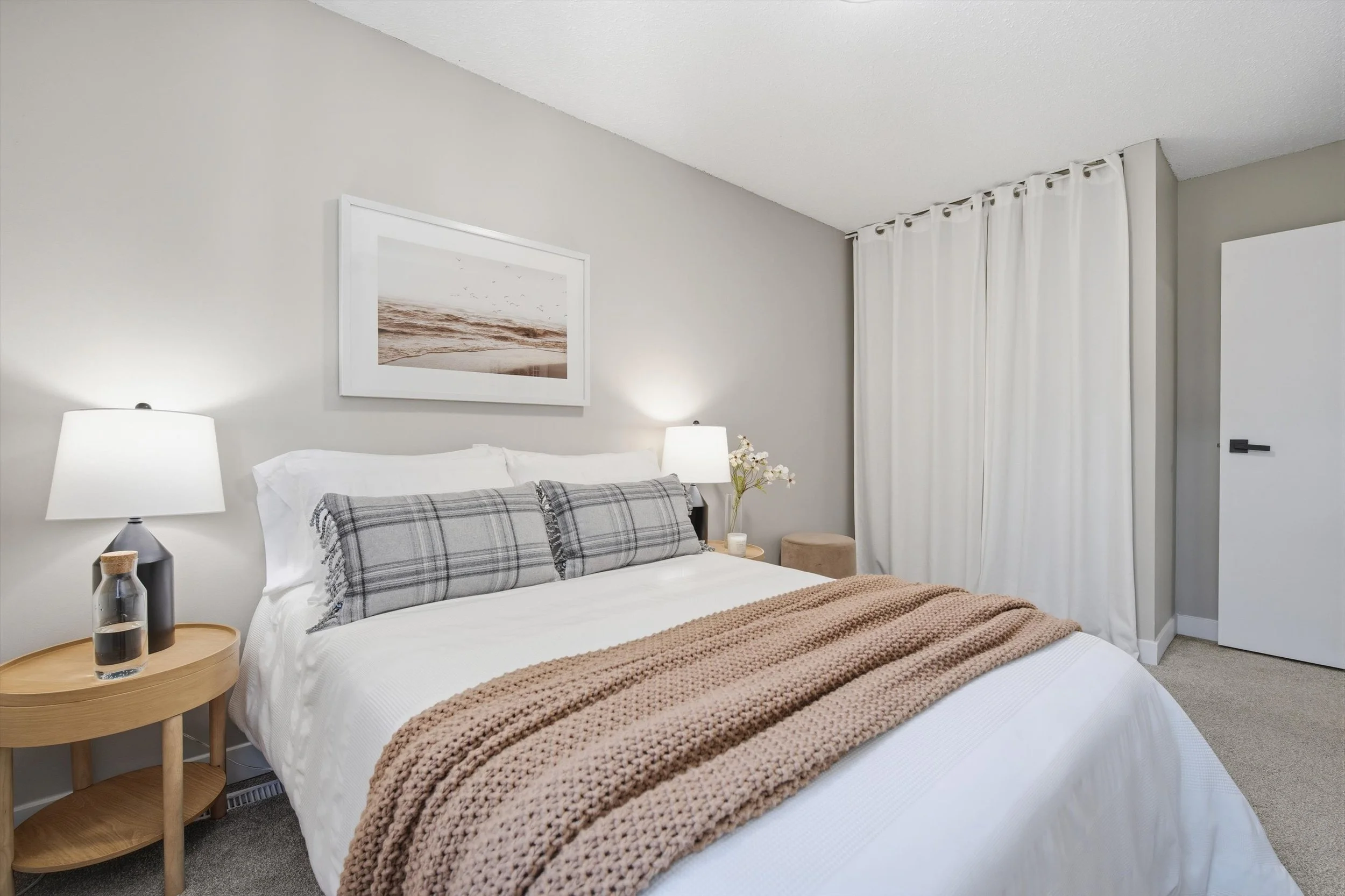 second bedroom 2.jpg