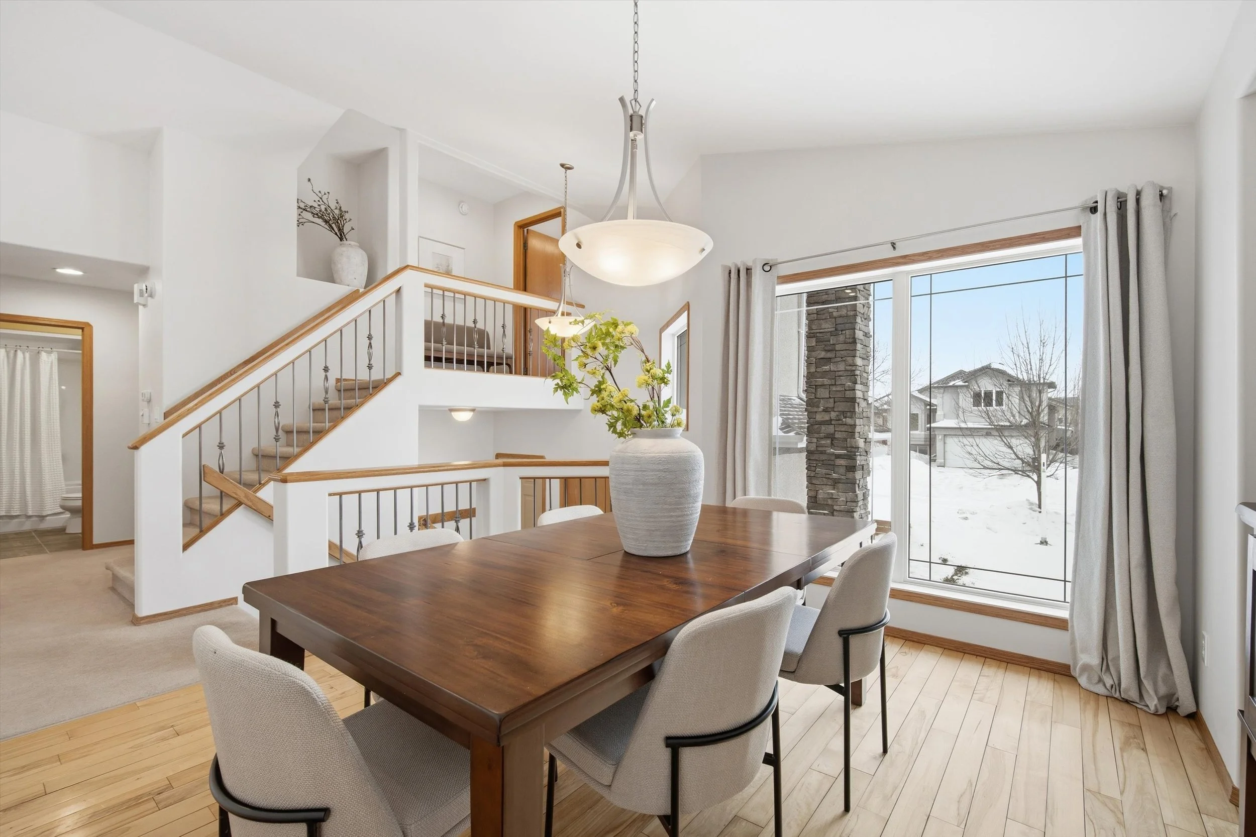 dining room view to front.jpg