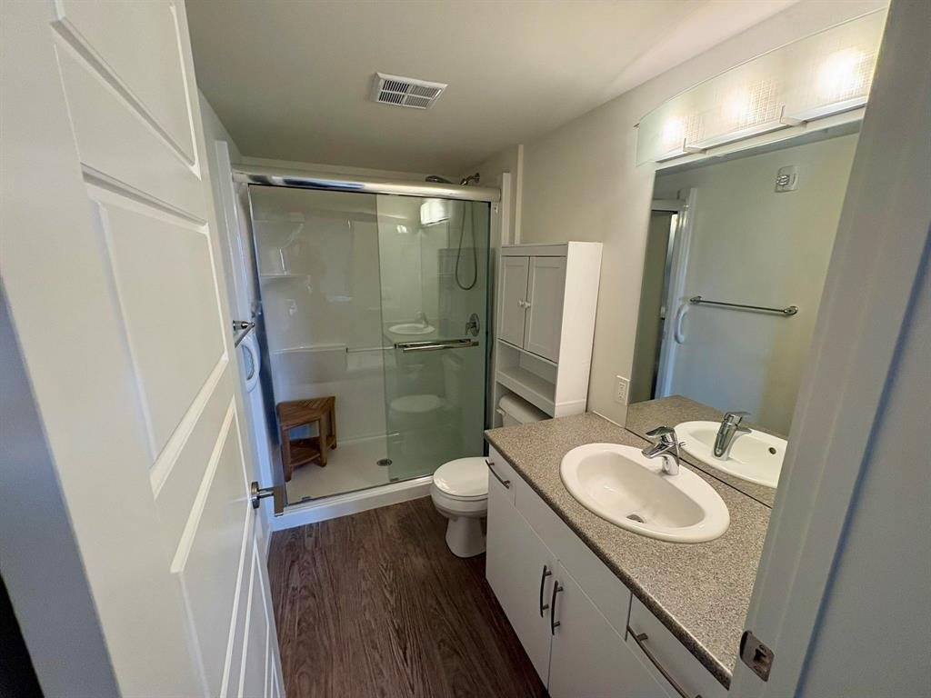 ensuite bathroom.jpg