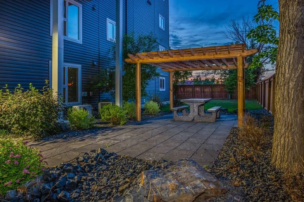exterior patio.jpg