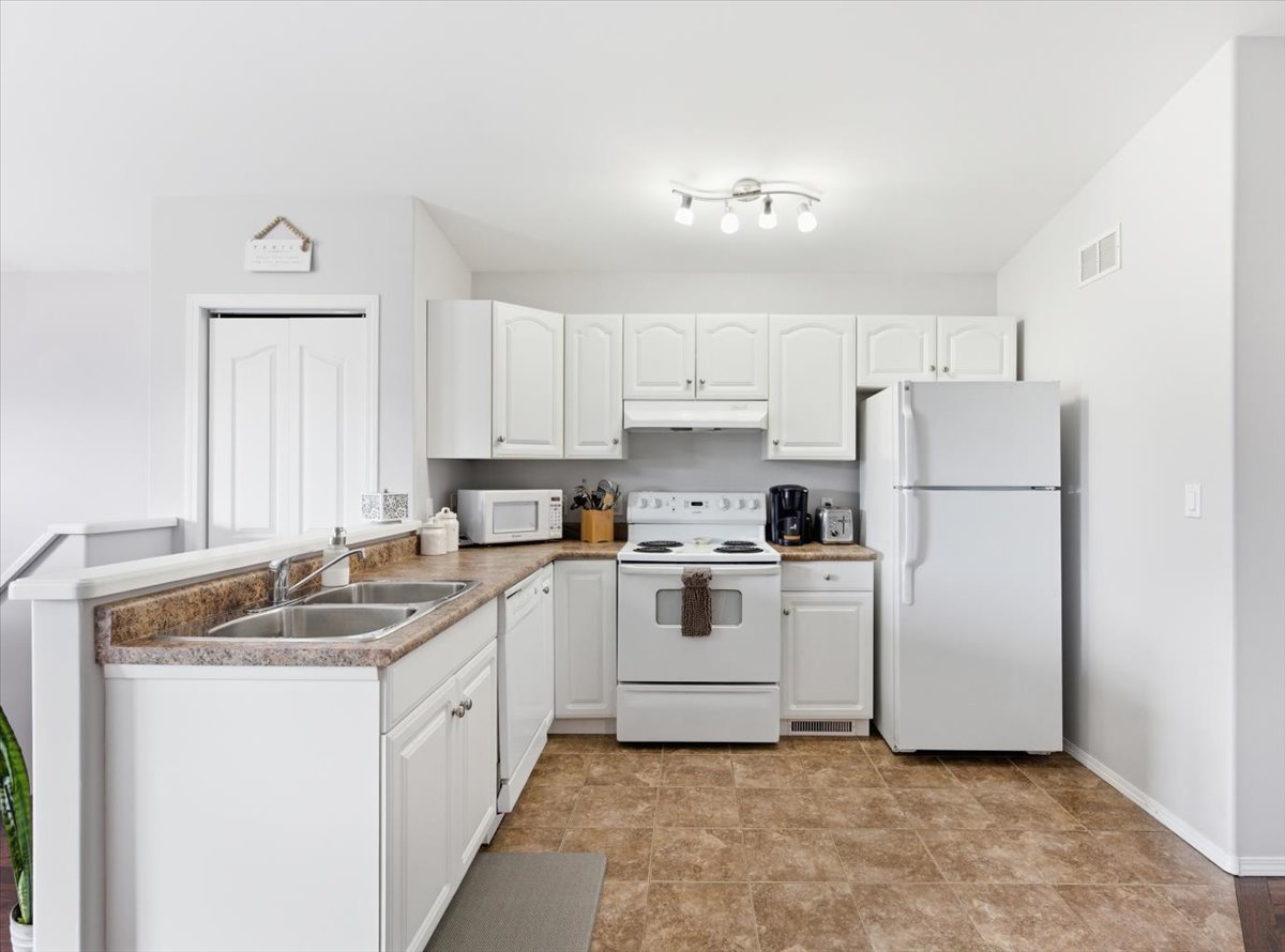 11-347 Inglewood-15.jpg